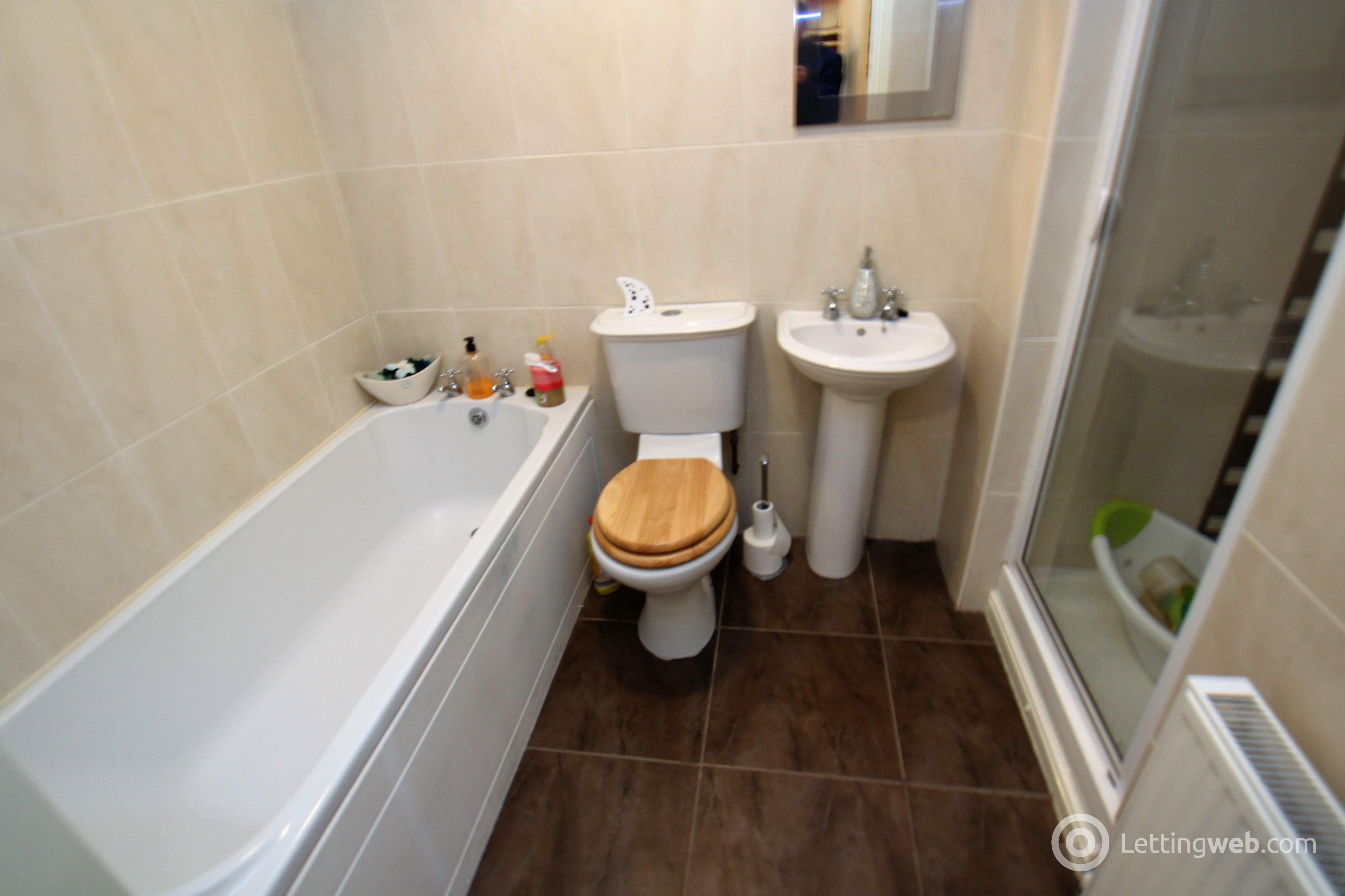 Property to rent in Henderson Court