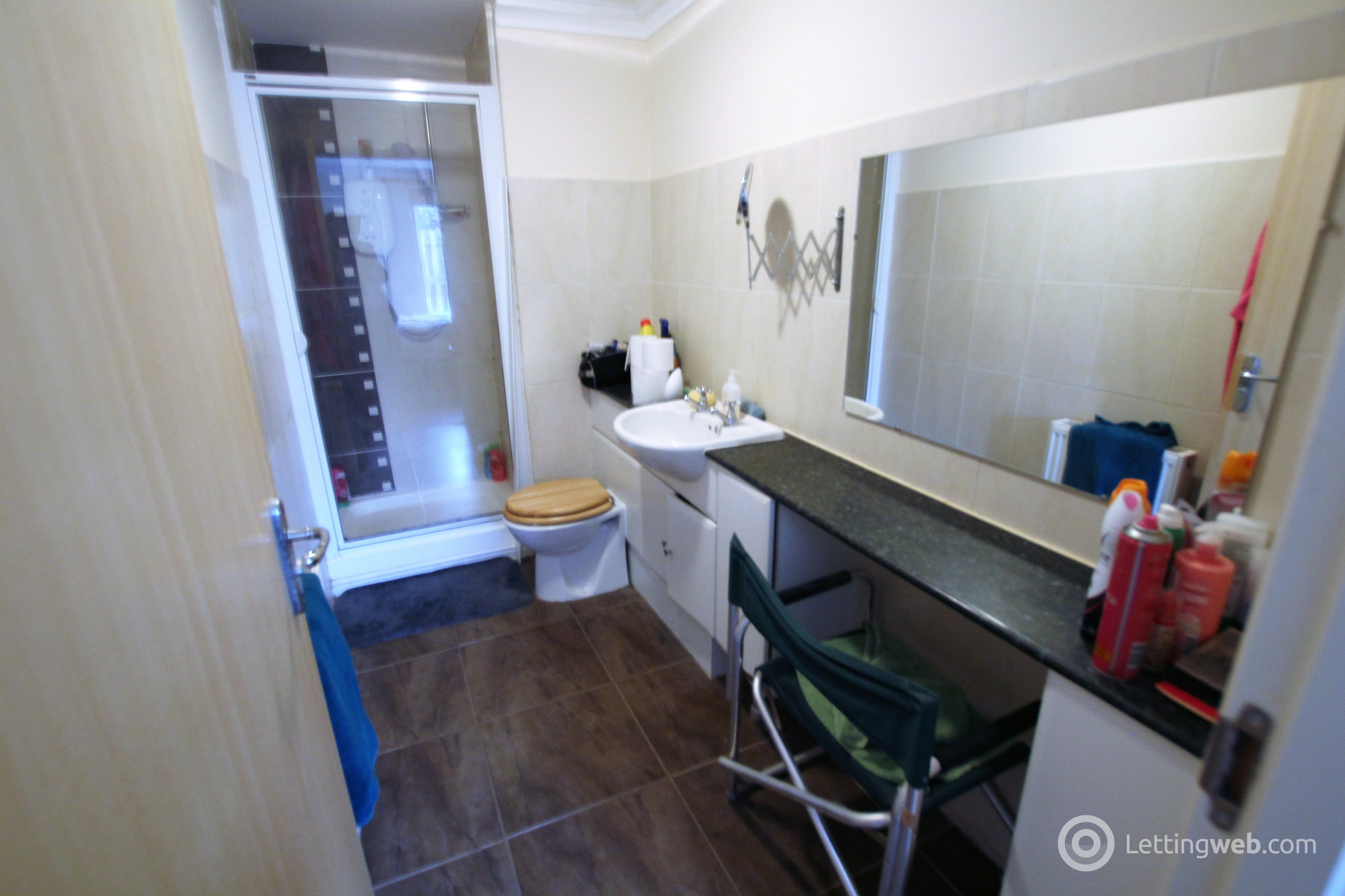 Property to rent in Henderson Court