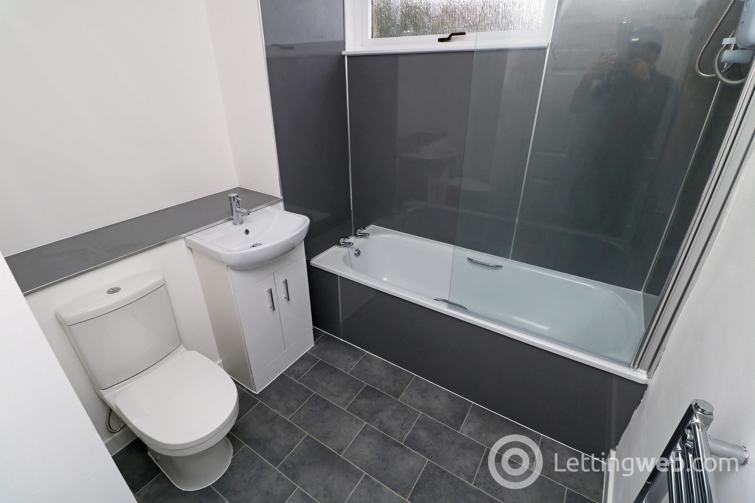 Property to rent in Tweed Crescent, Dundee Lettingweb