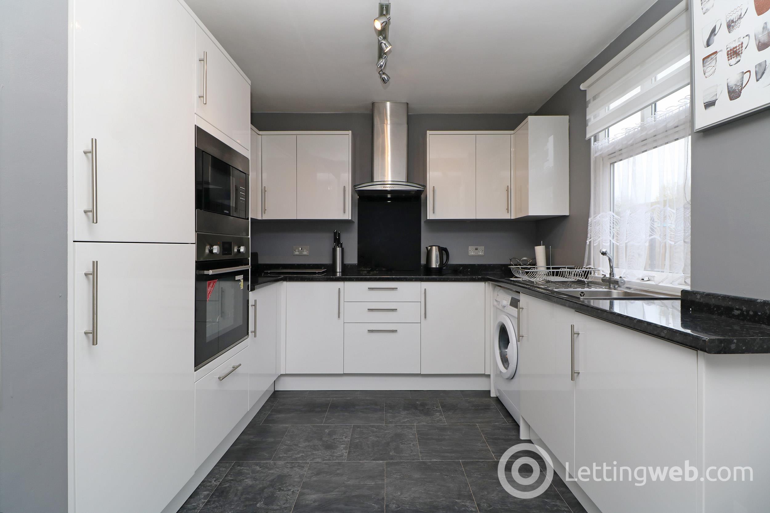 Property to rent in Whitfield Terrace, Dundee Lettingweb