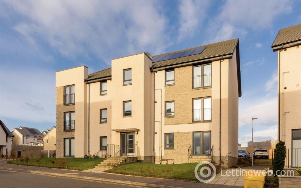 Property to rent in Bowbridge Crescent, Edinburgh, EH7 8UX