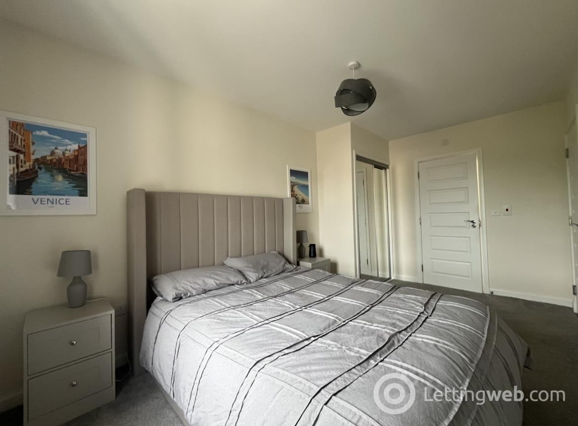 Property to rent in Bowbridge Crescent, Edinburgh, EH7 8UX