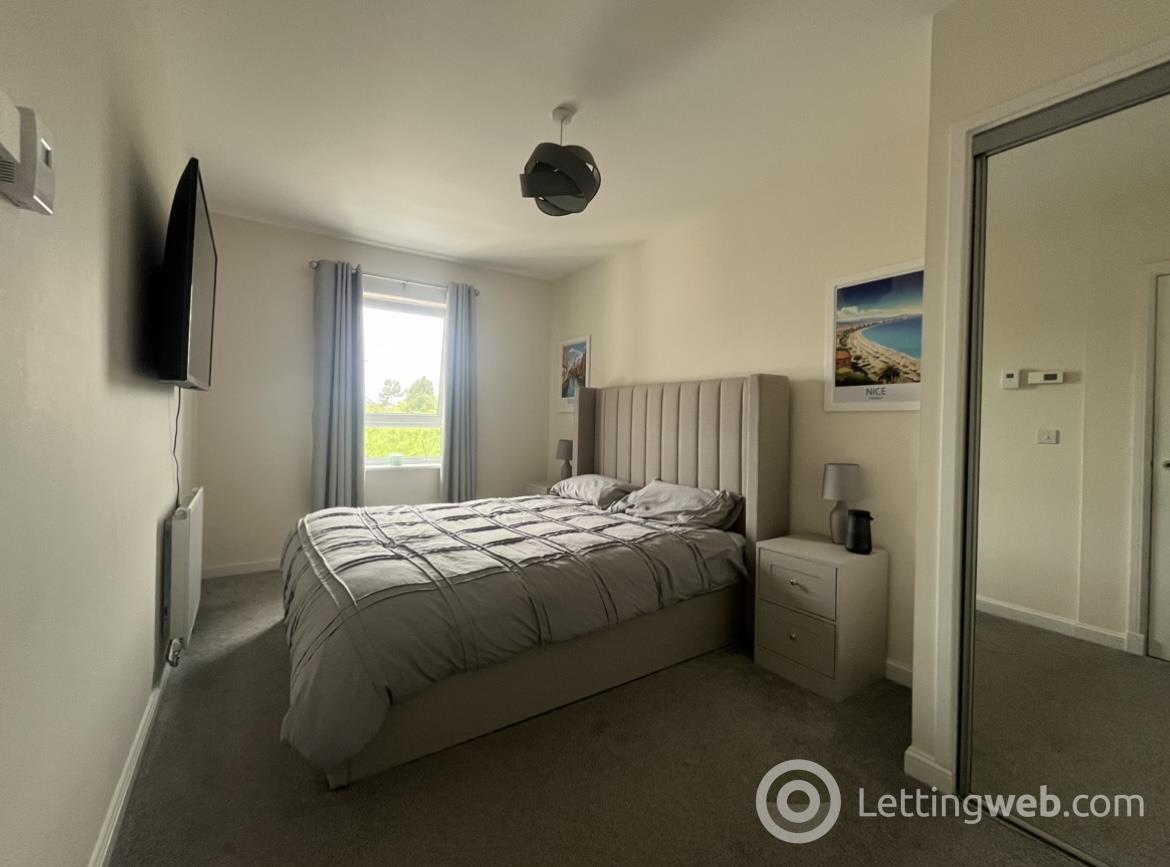 Property to rent in Bowbridge Crescent, Edinburgh, EH7 8UX