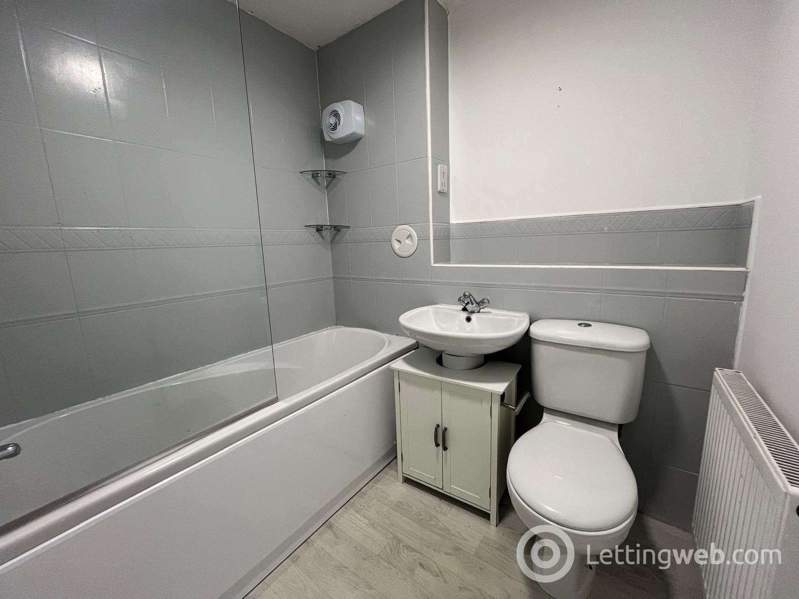 Property to rent in 27 Meikle Inch Lane, Bathgate, EH54 2UF