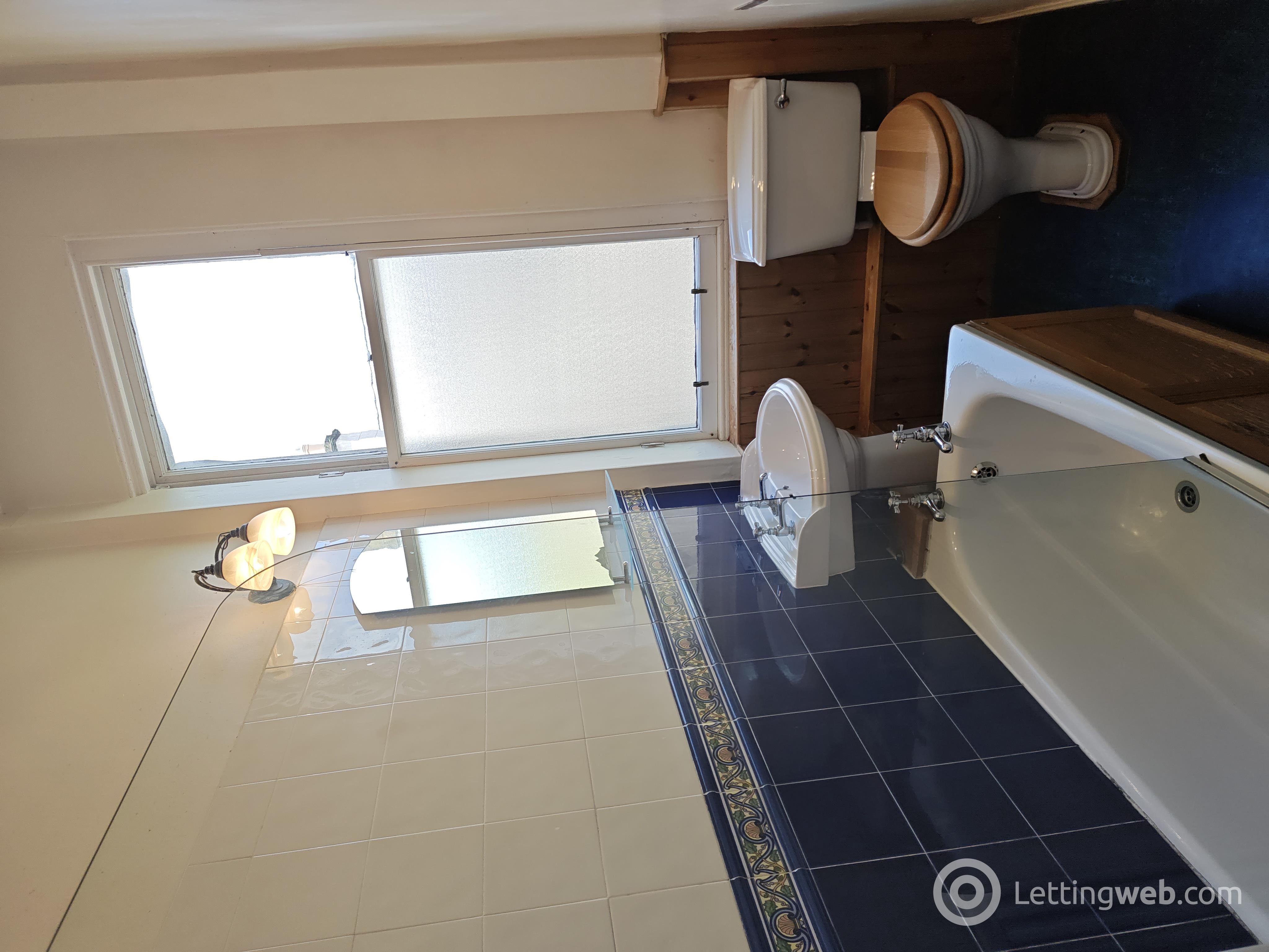 Property to rent in 11/8 (3F2) Comley Bank Road