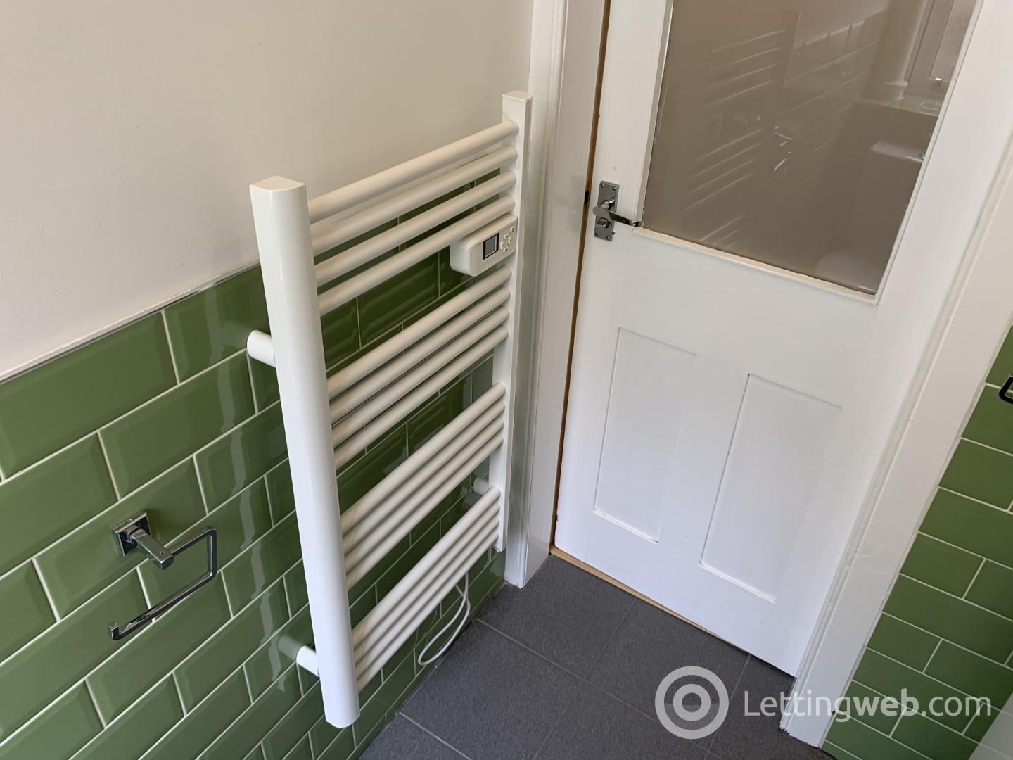 Property to rent in 17/2 Wardlaw Street, Edinburgh, EH11 1TN
