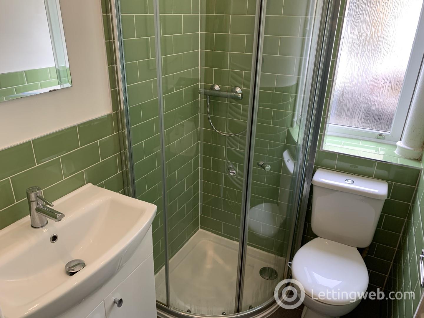 Property to rent in 17/2 Wardlaw Street, Edinburgh, EH11 1TN