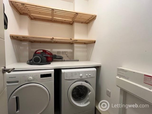Property to rent in Flat 1, 58 Timber Bush, Edinburgh, EH6 6QH