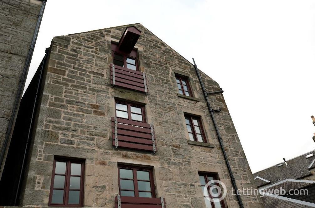 Property to rent in Flat 1, 58 Timber Bush, Edinburgh, EH6 6QH