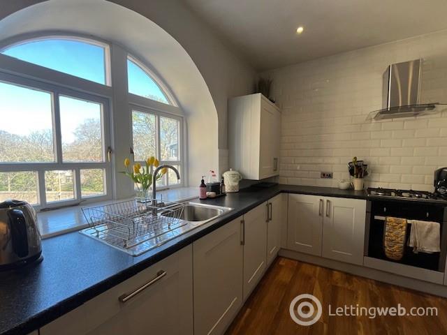 Property to rent in Flat 11, 102 Whitehouse Loan, Bruntsfield, EH9 1AX