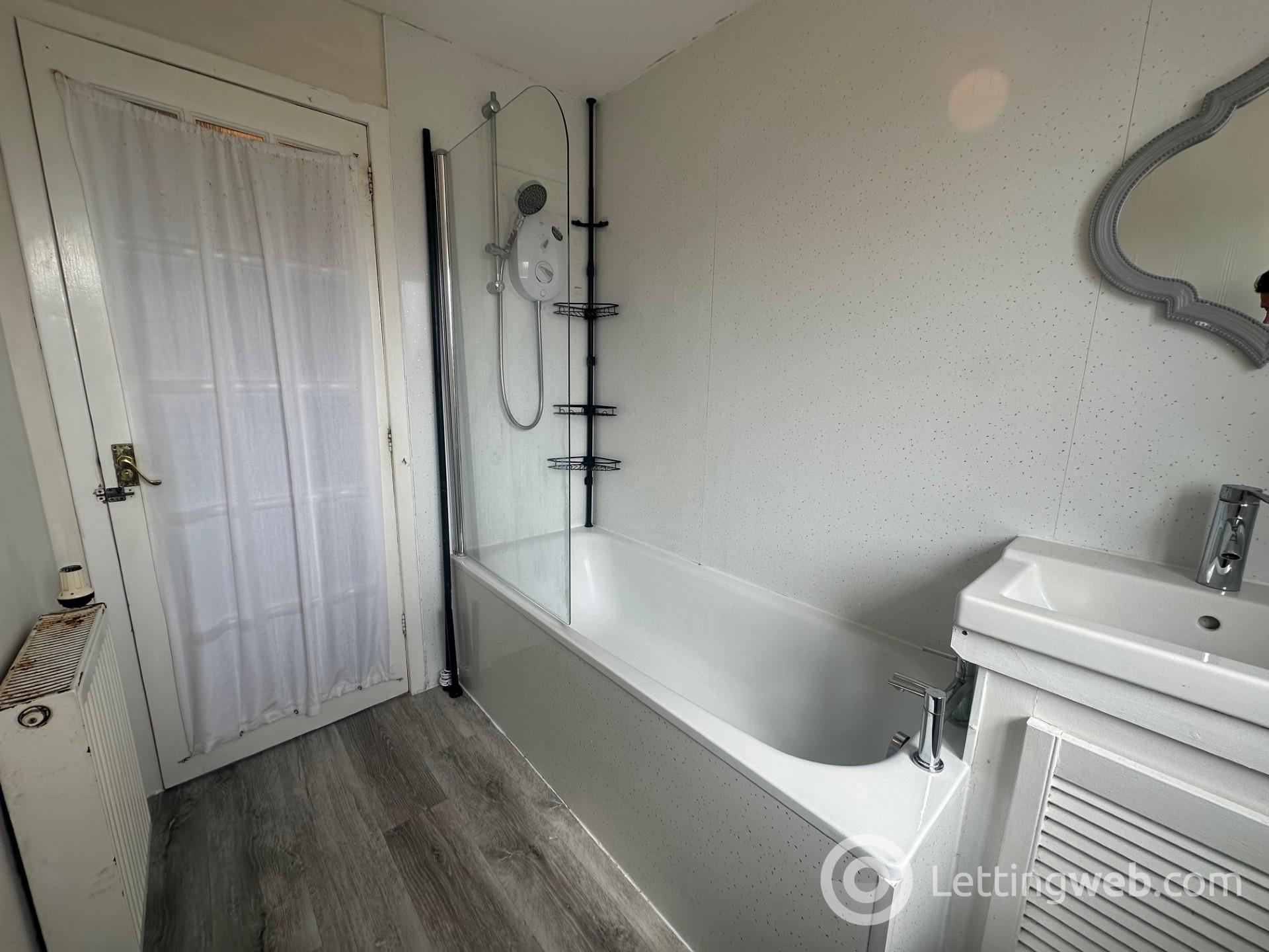 Property to rent in 17 Ferniehill Gardens, Edinburgh, EH17 7BA