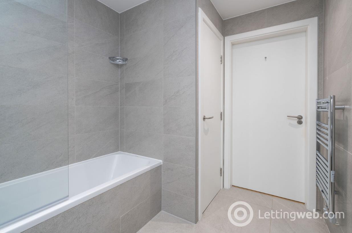 Property to rent in Flat 6, 15 Hughes Close, Edinburgh, EH7 4FZ