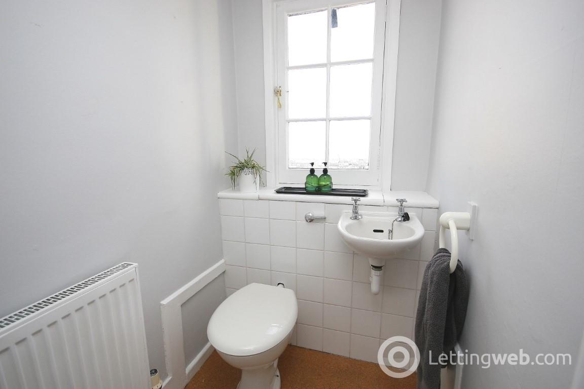 Property to rent in 457/11, Lawnmarket, Edinburgh, EH1 2NT