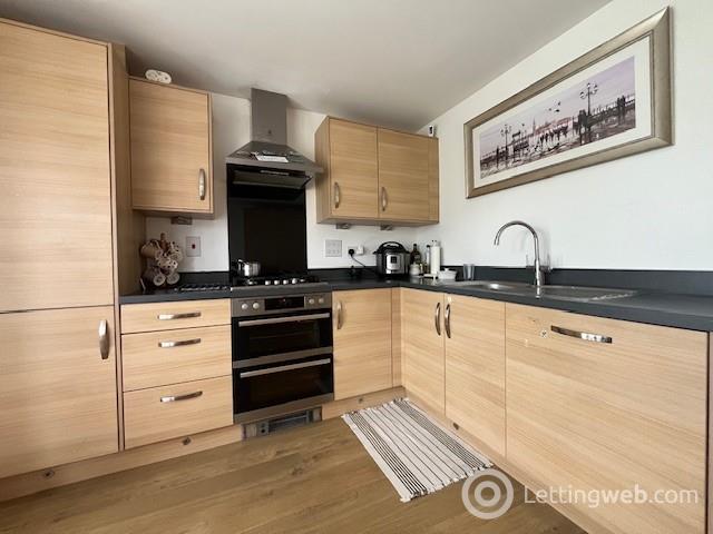 Property to rent in 12 College Medway, Eskbank, EH22 3FS