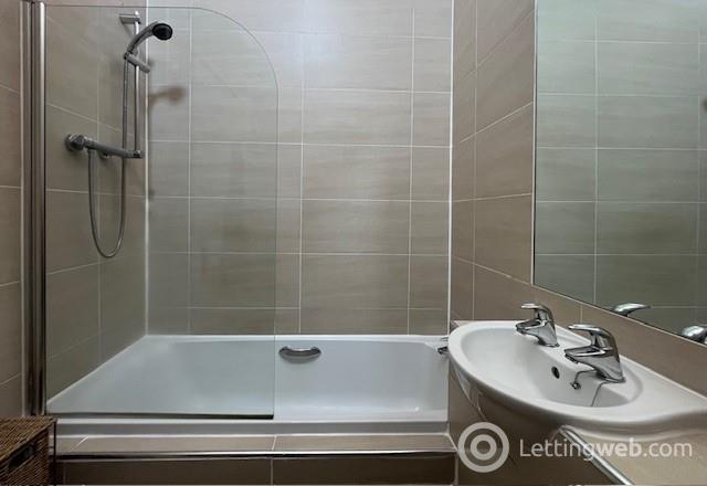 Property to rent in 224 Oxgangs Road North, Edinburgh, EH13 9EB