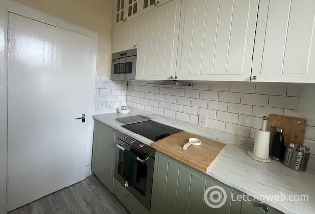 Property to rent in 2/9 (3F2), Dickson Street, Edinburgh, EH6 8RL
