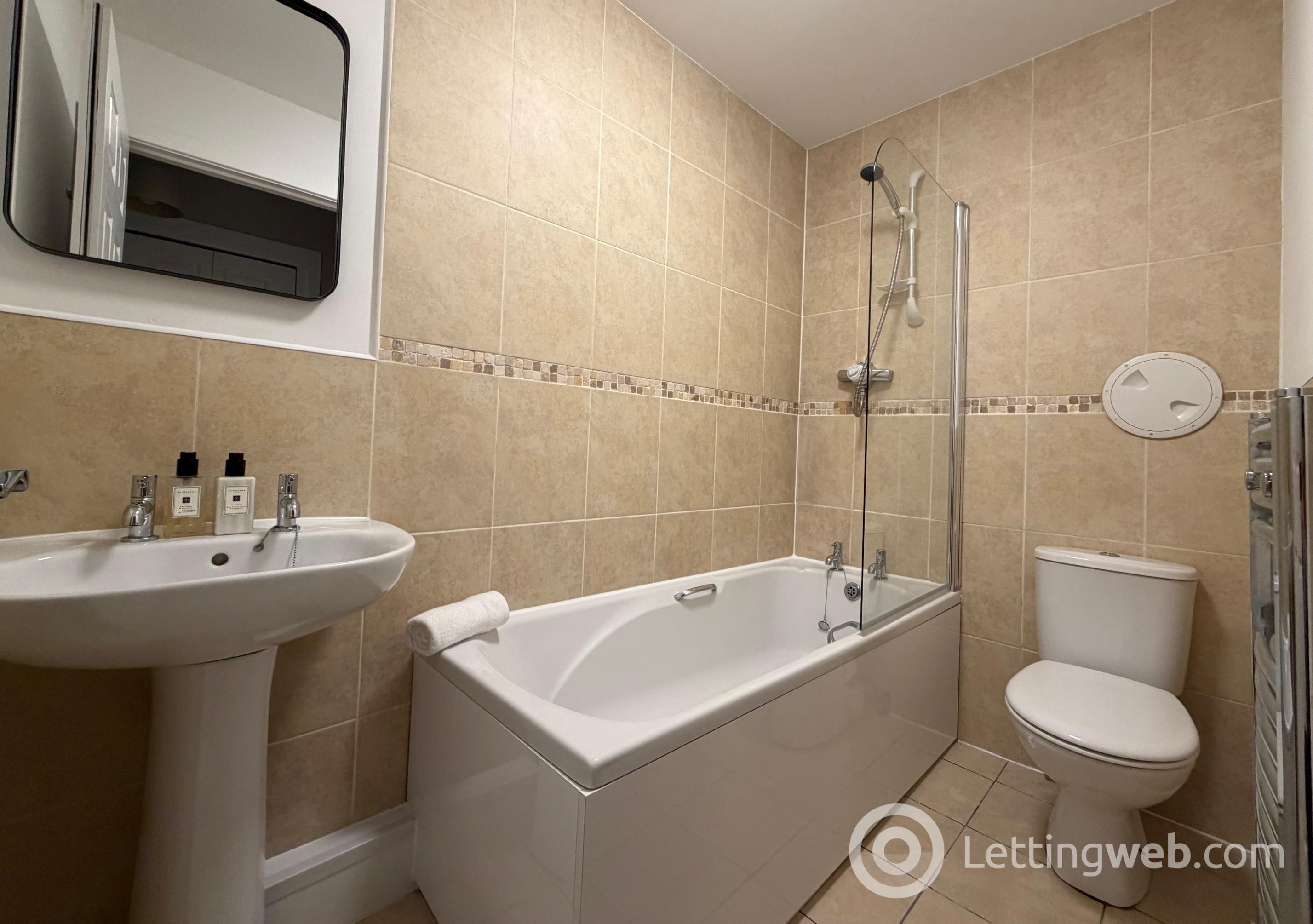 Property to rent in Flat 1, 16 Clockmill Lane, Edinburgh, EH8 8HY