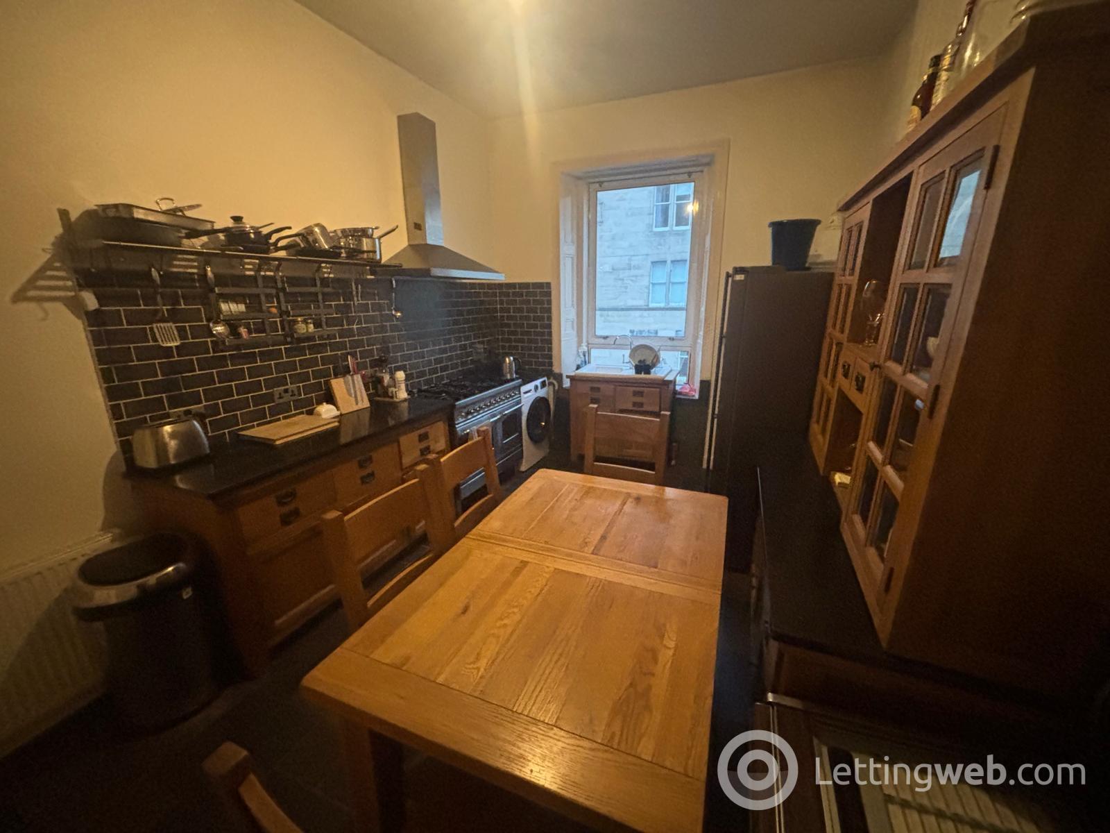 Property to rent in 1F1, 48 Bruntsfield Gardens, Edinburgh, EH10 4DZ
