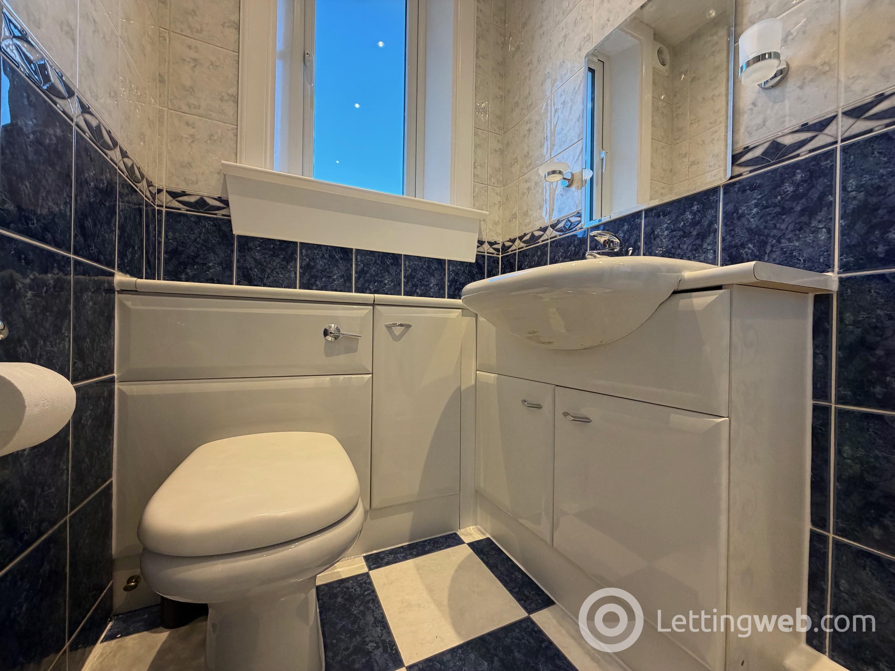 Property to rent in 70 New Hunterfield, Gorebridge, EH23 4BH