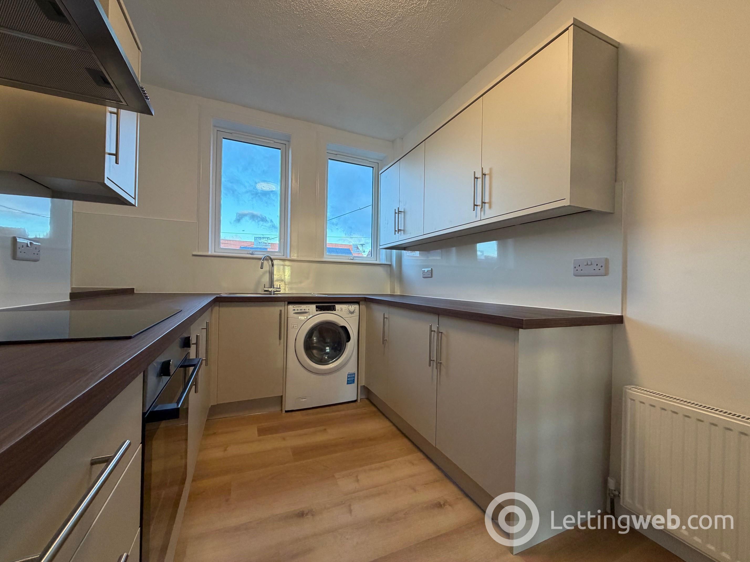 Property to rent in 70 New Hunterfield, Gorebridge, EH23 4BH