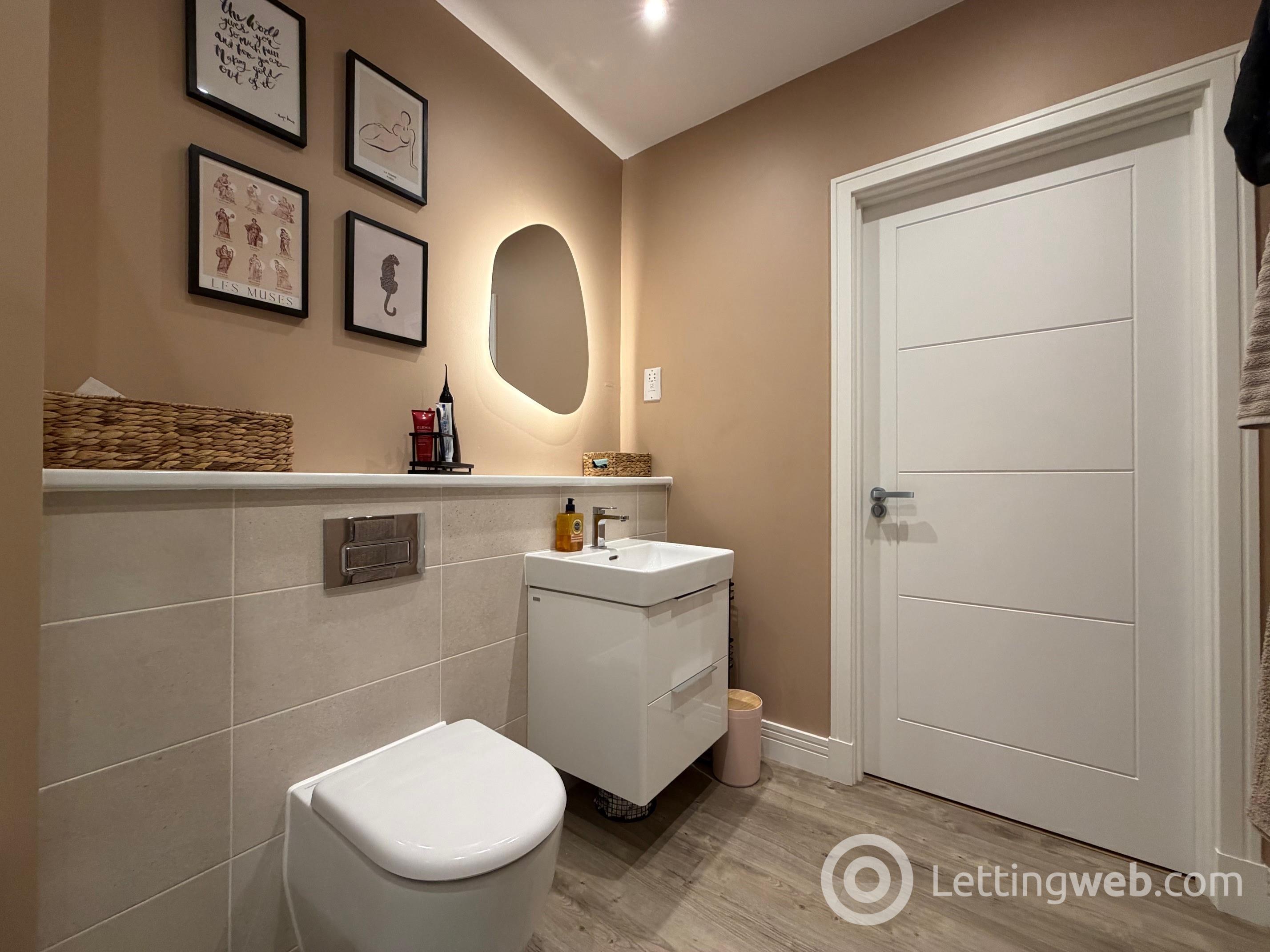 Property to rent in 43 Mauseley Park, Edinburgh, EH4 8FB