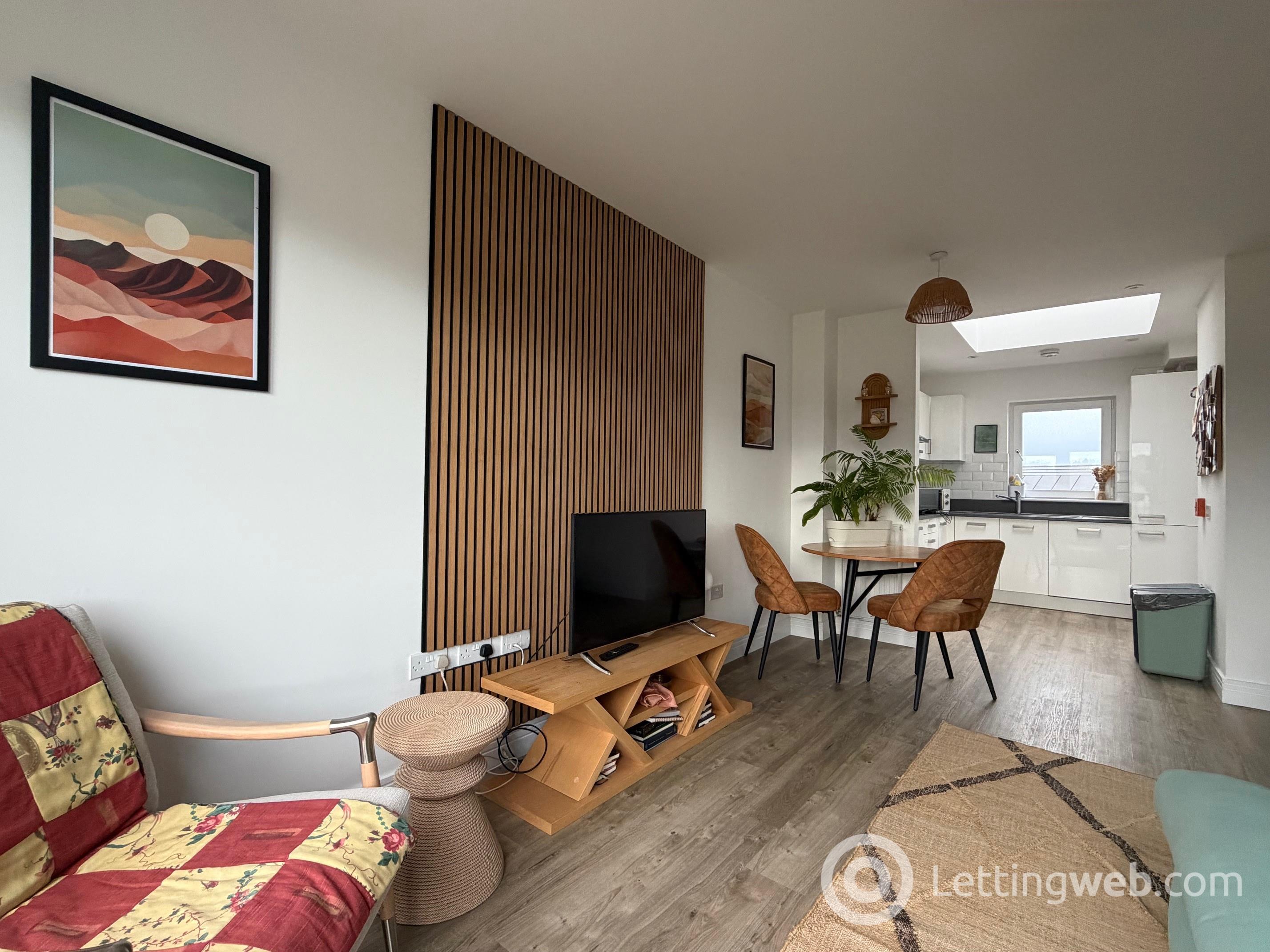 Property to rent in 43 Mauseley Park, Edinburgh, EH4 8FB