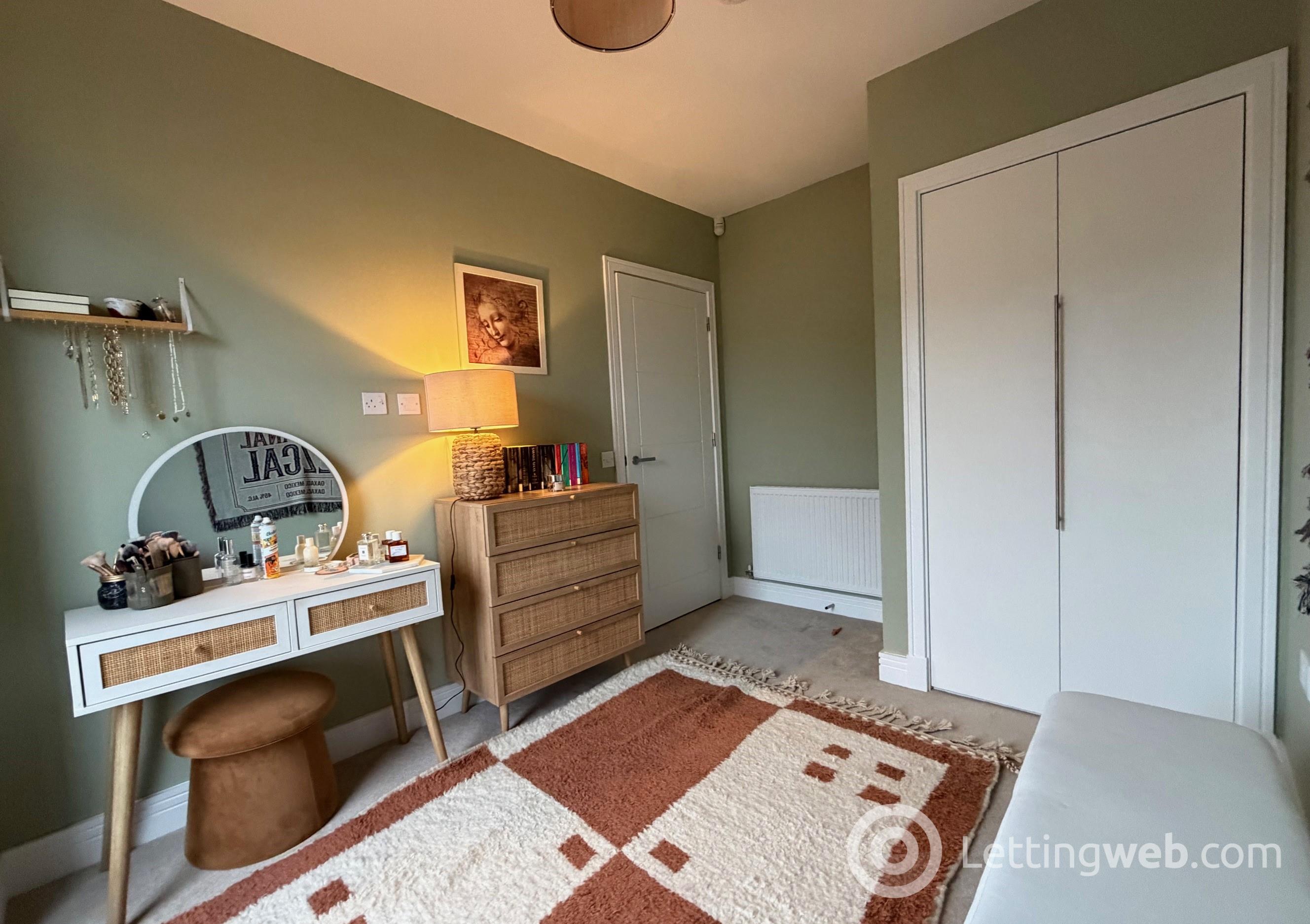 Property to rent in 43 Mauseley Park, Edinburgh, EH4 8FB