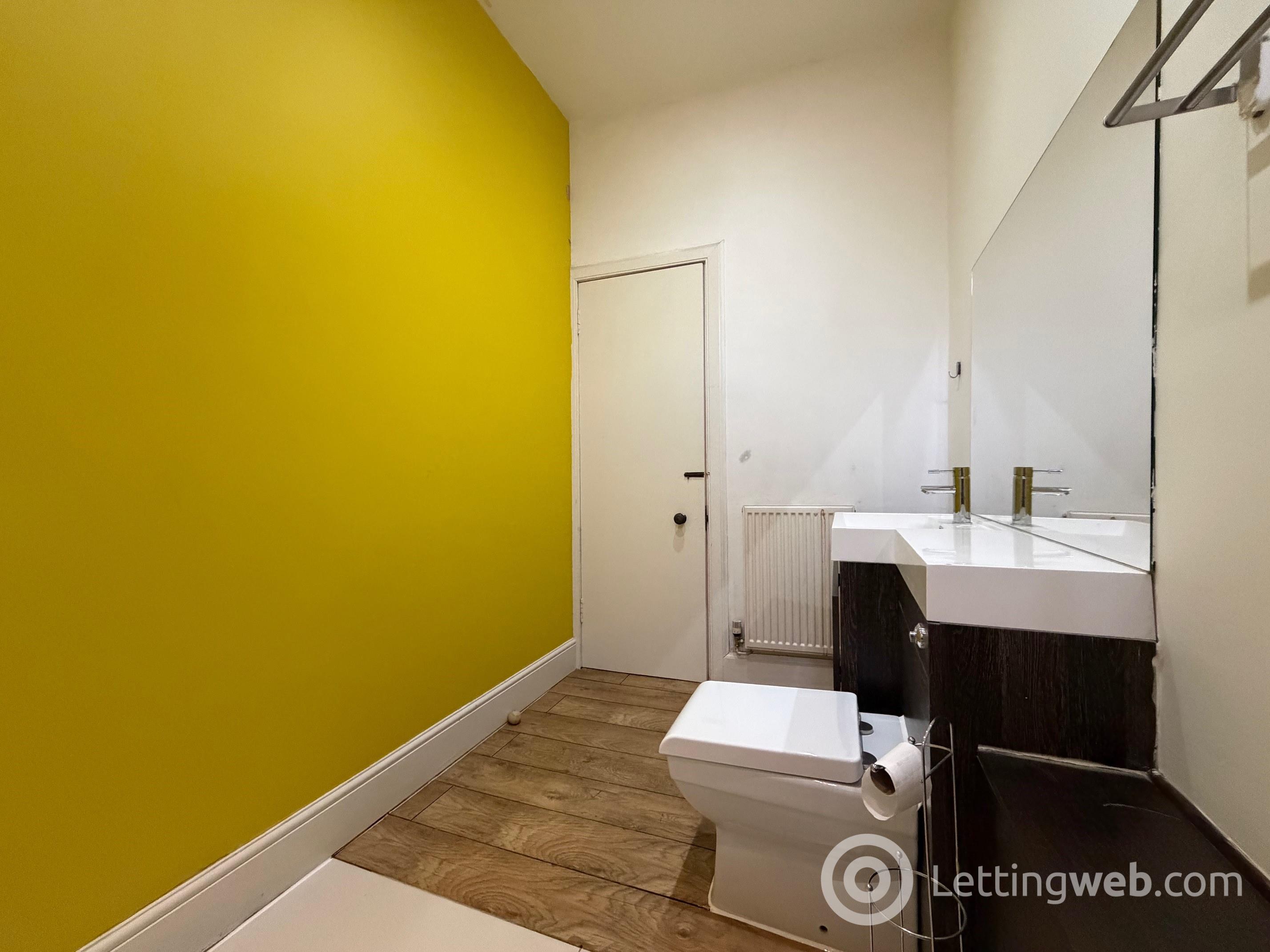 Property to rent in First Floor Flat, 35 High Street, Dalkeith, EH22 1JB