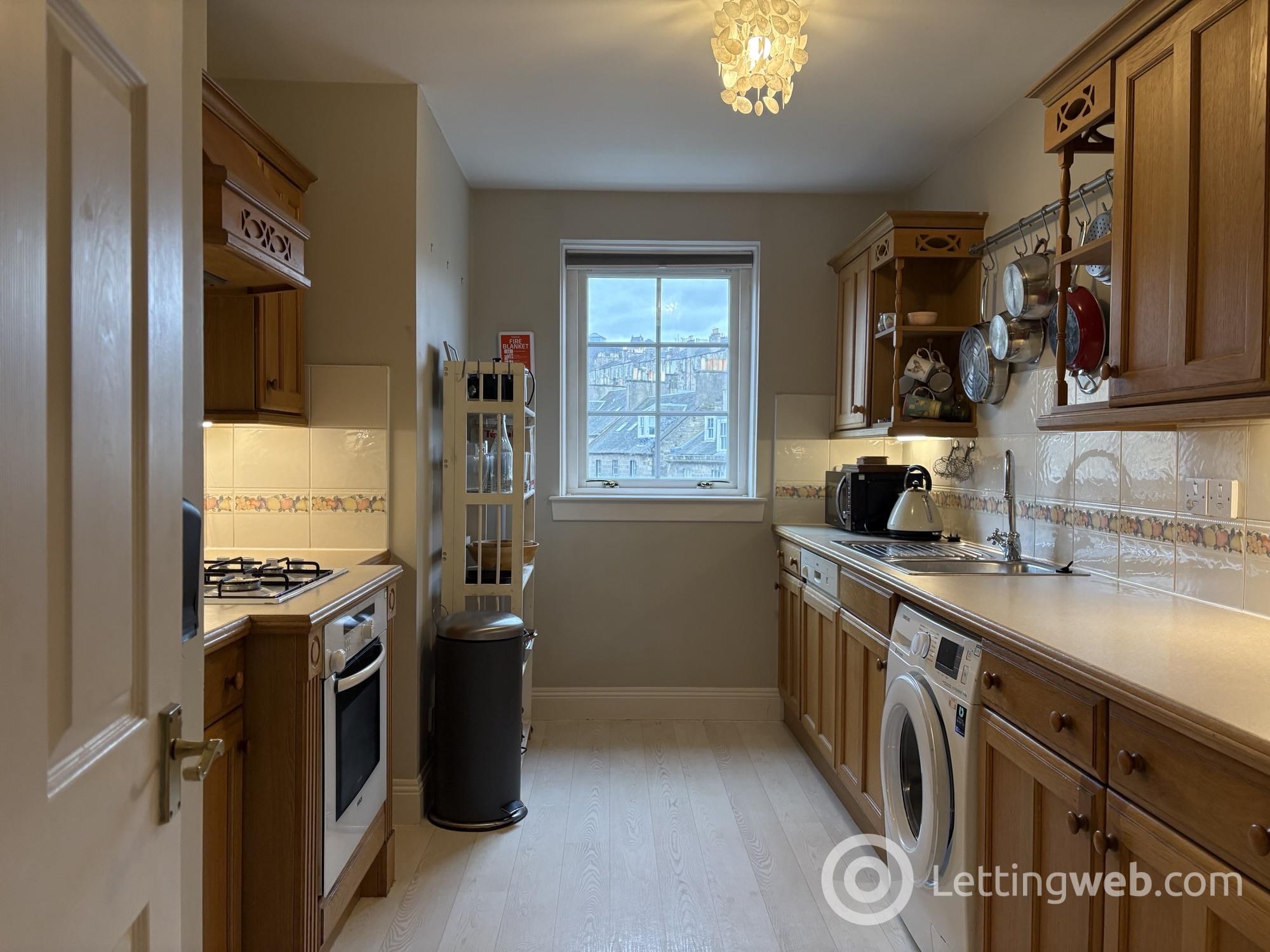 Property to rent in 83/16, East London Street, Edinburgh, EH7 4BQ