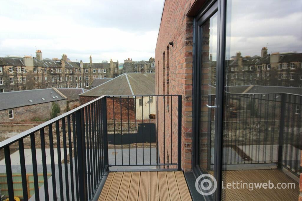 Property to rent in Flat 4, 16 Chandler Crescent, Leith Links, Edinburgh, EH6 7AL