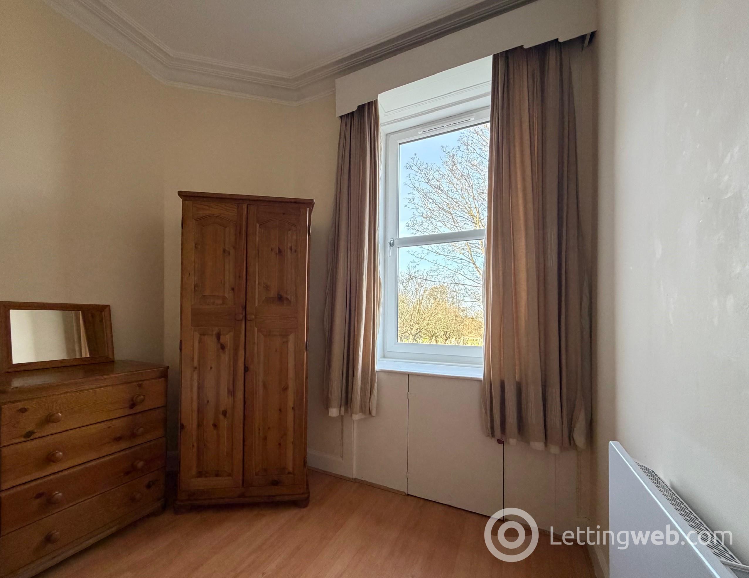 Property to rent in 1/4, Albion Place, Edinburgh, EH7 5QR