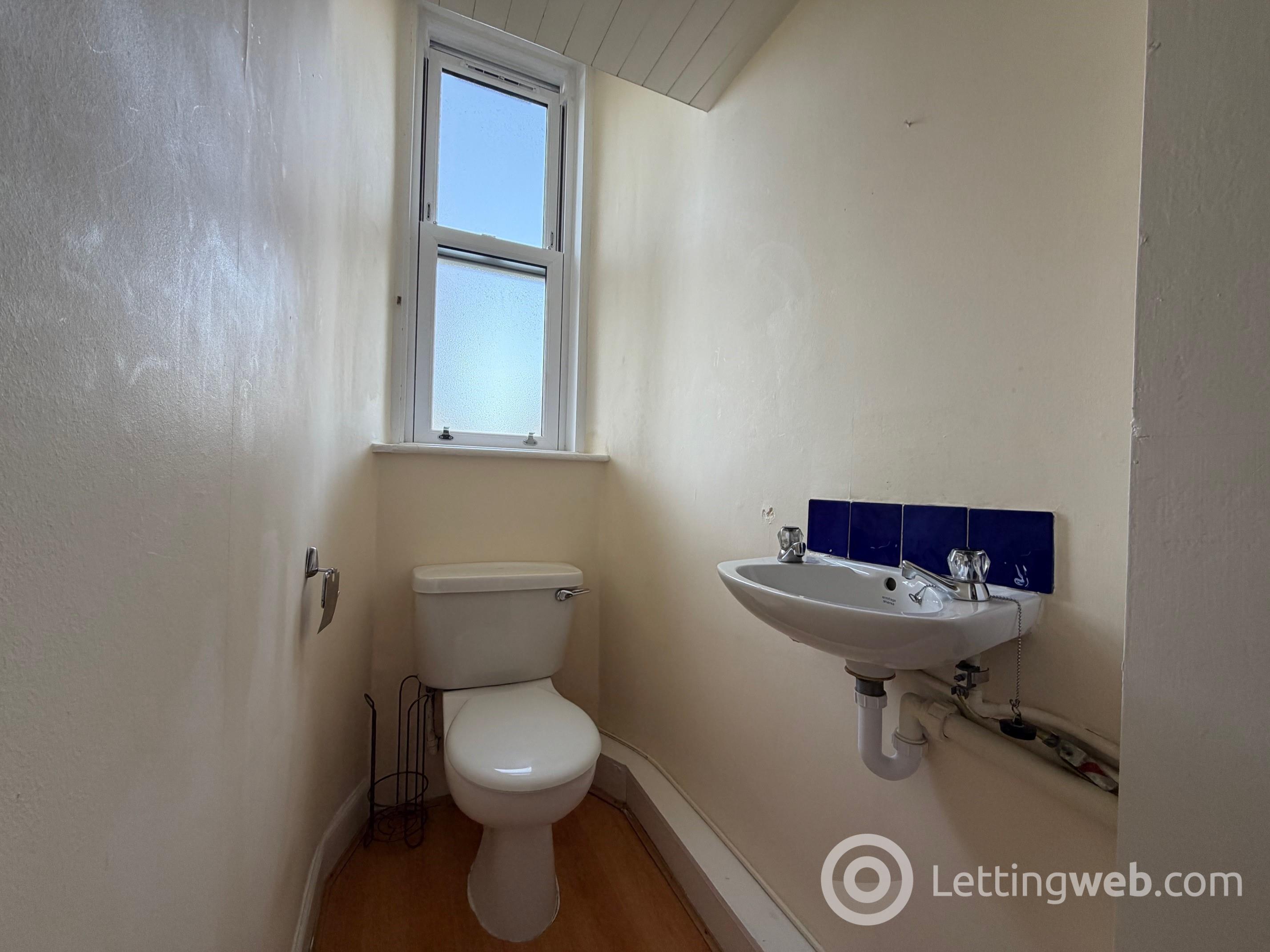 Property to rent in 1/4, Albion Place, Edinburgh, EH7 5QR