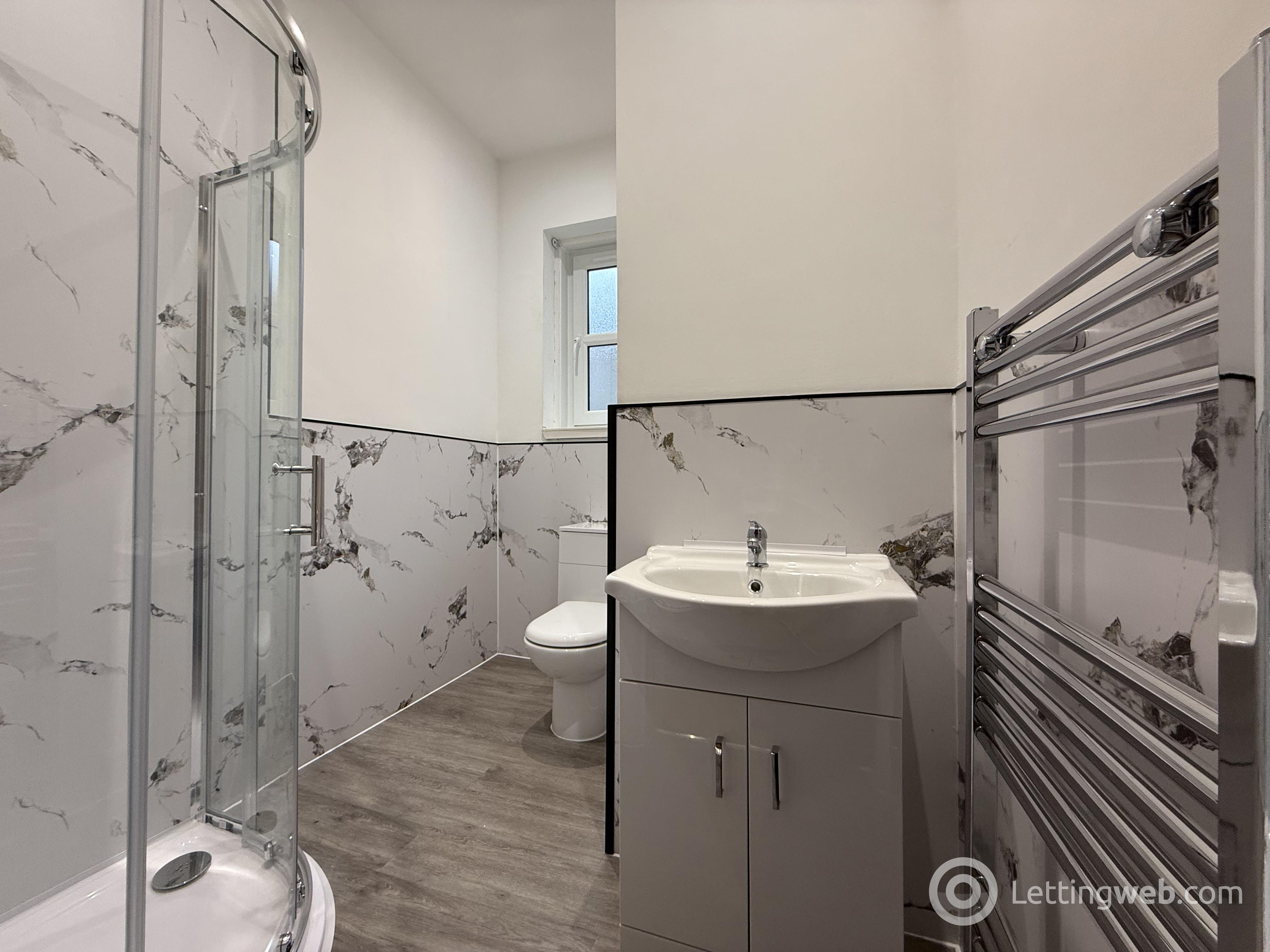 Property to rent in Flat 2, 39 High Street, Dalkeith, EH22 1JB