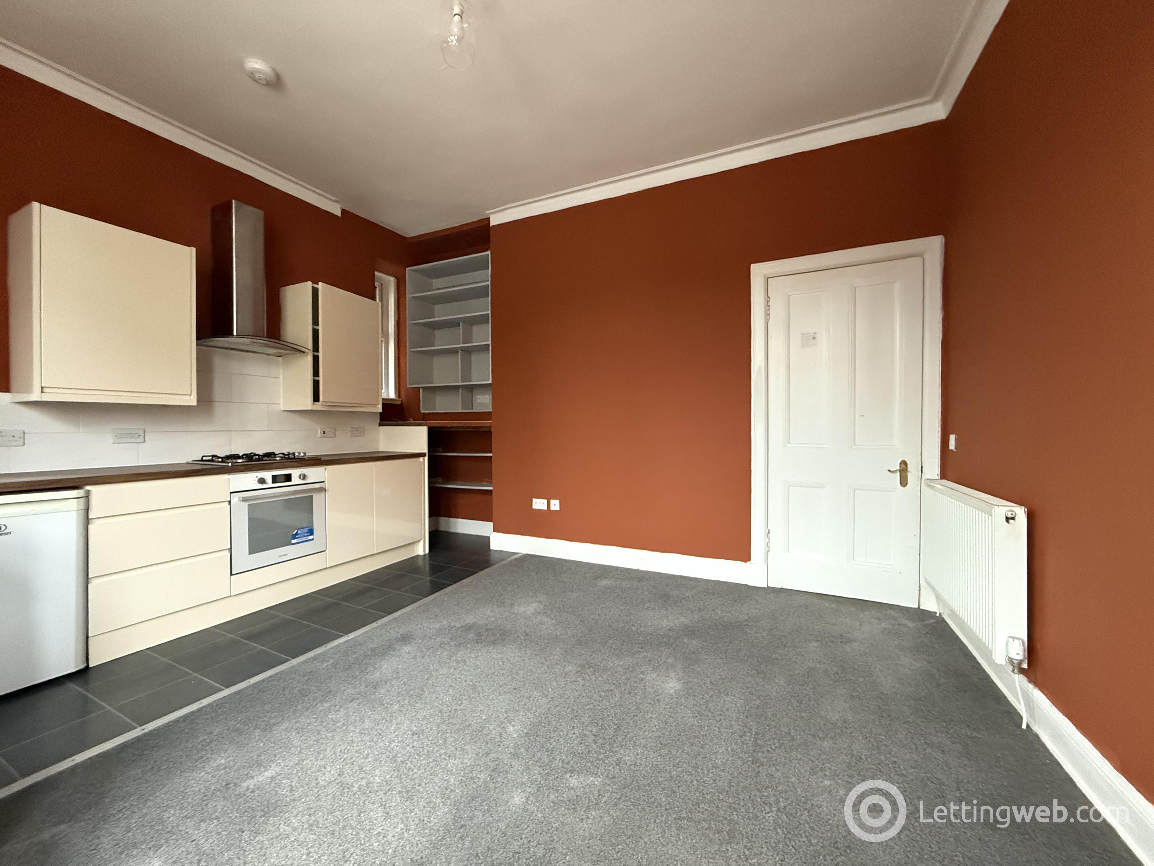 Property to rent in Flat 2, 39 High Street, Dalkeith, EH22 1JB