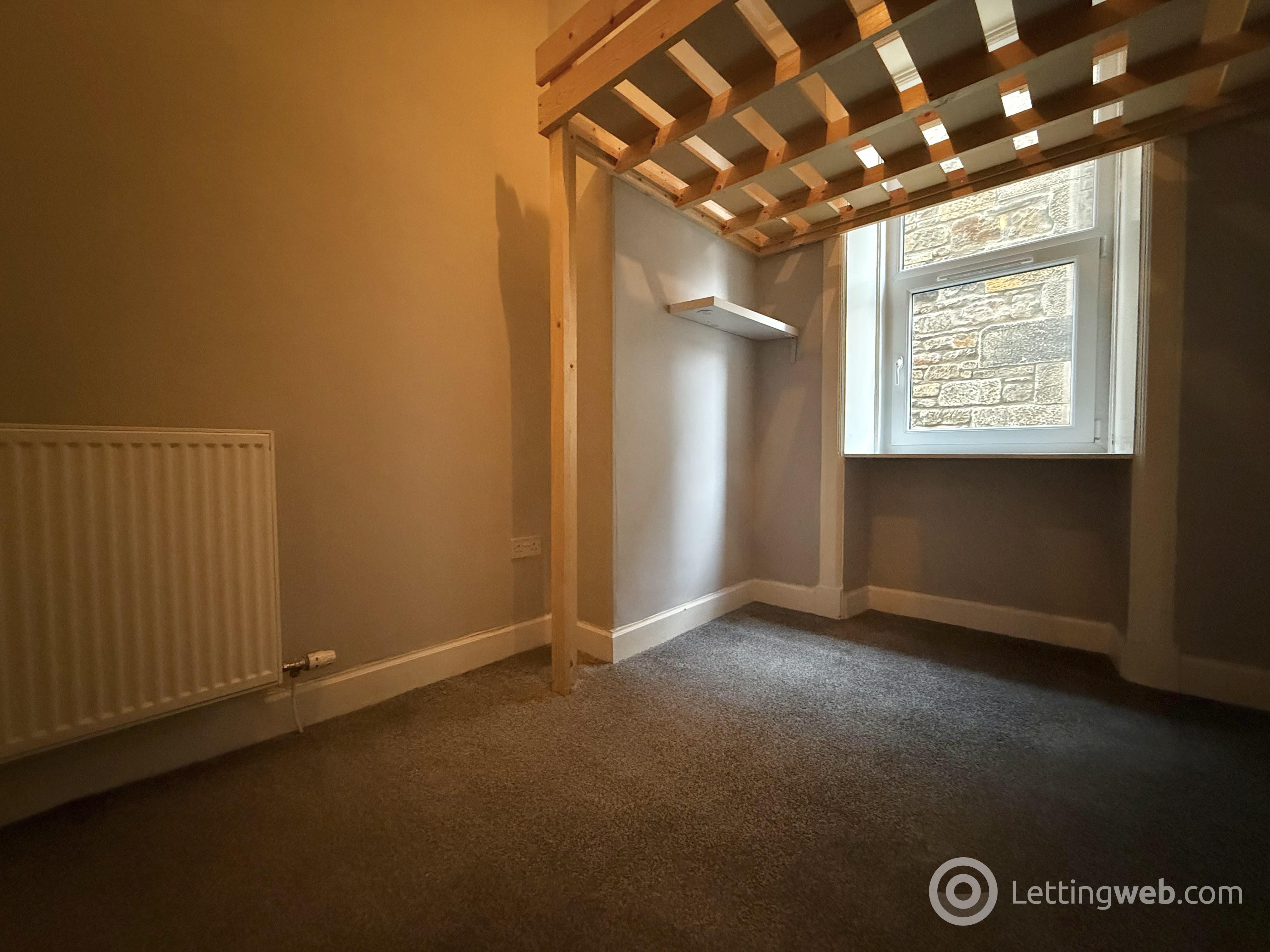 Property to rent in Flat 2, 39 High Street, Dalkeith, EH22 1JB