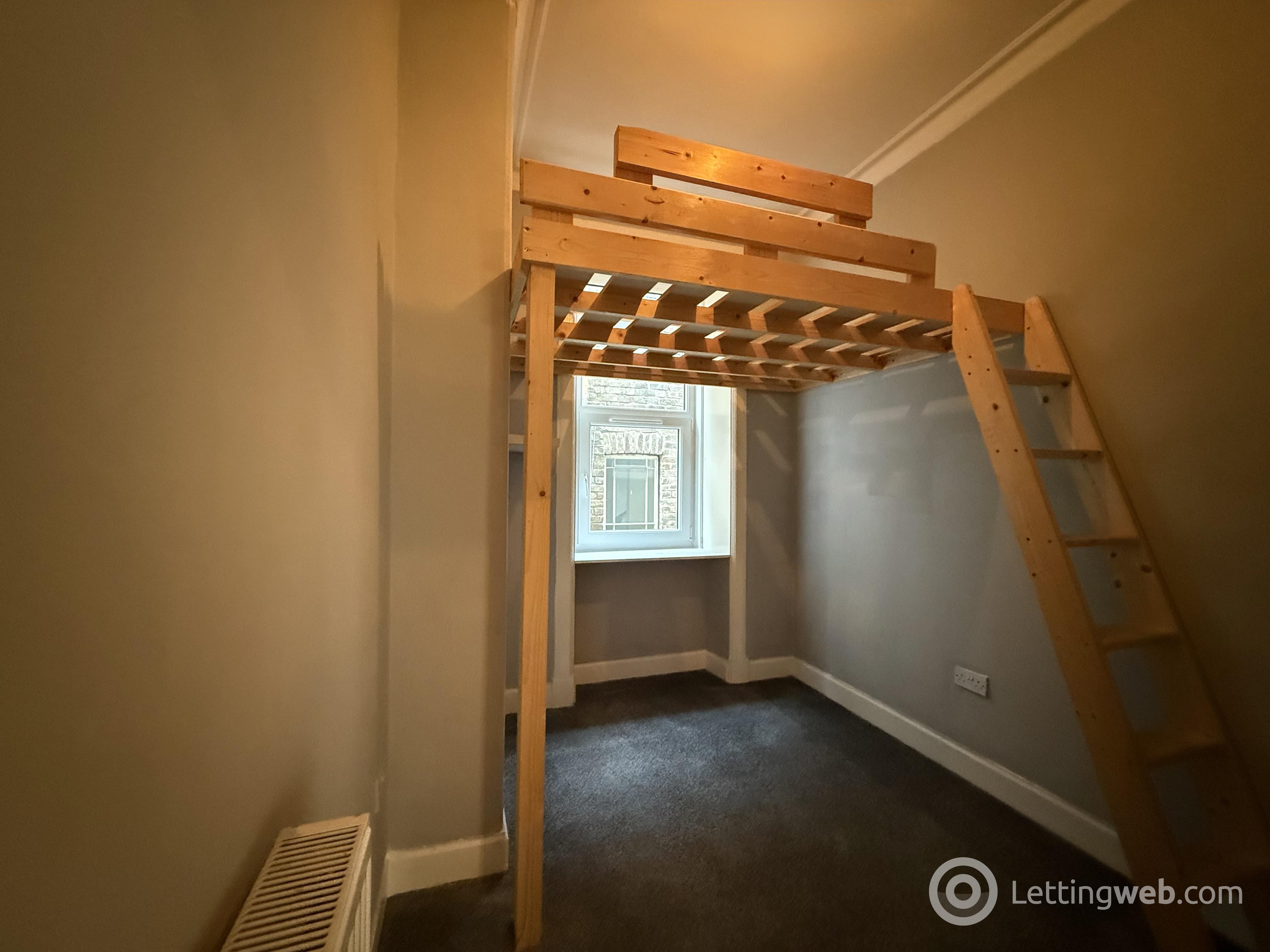 Property to rent in Flat 2, 39 High Street, Dalkeith, EH22 1JB