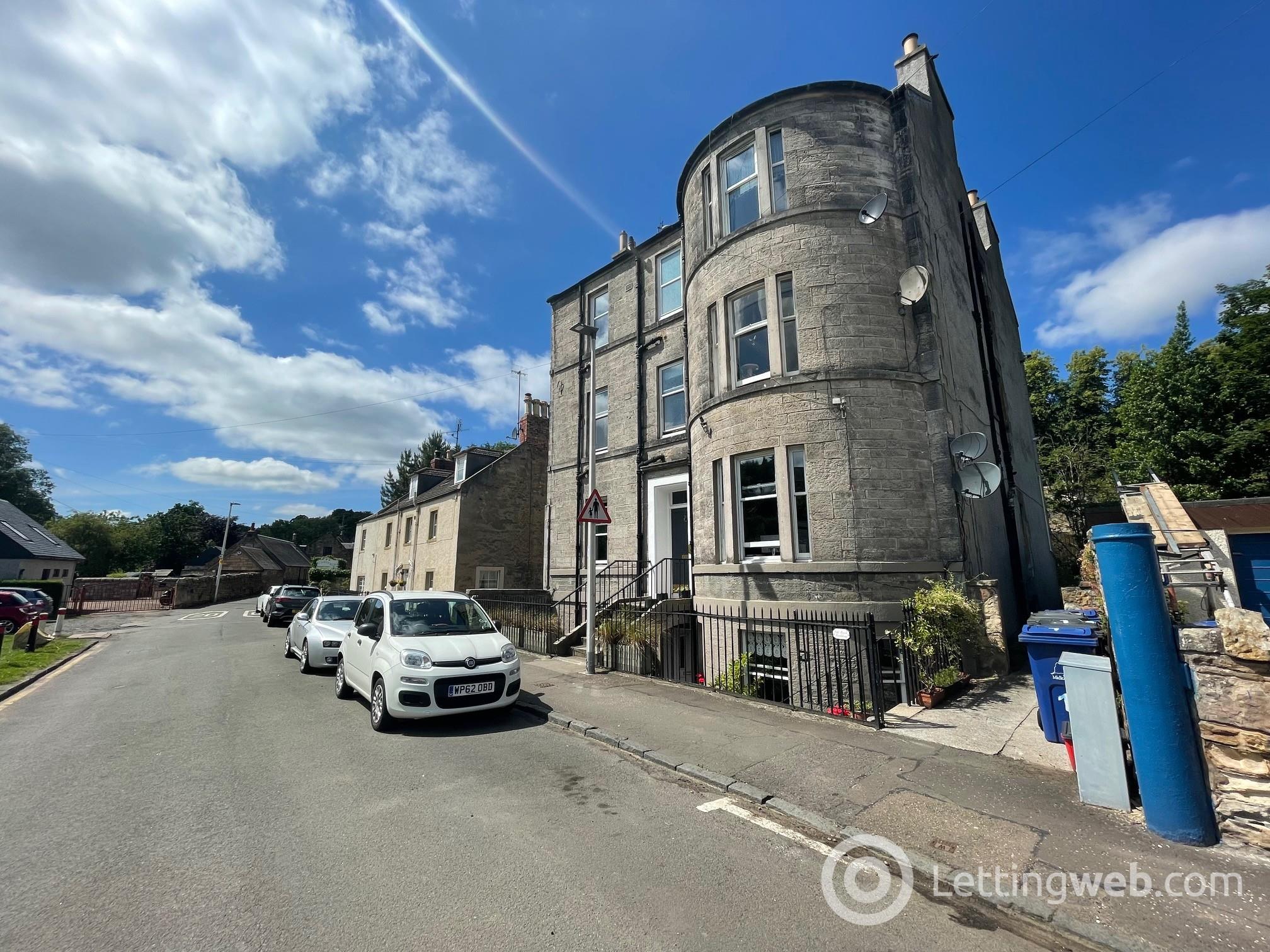Property to rent in 3 Old Bank Building, Scool Green