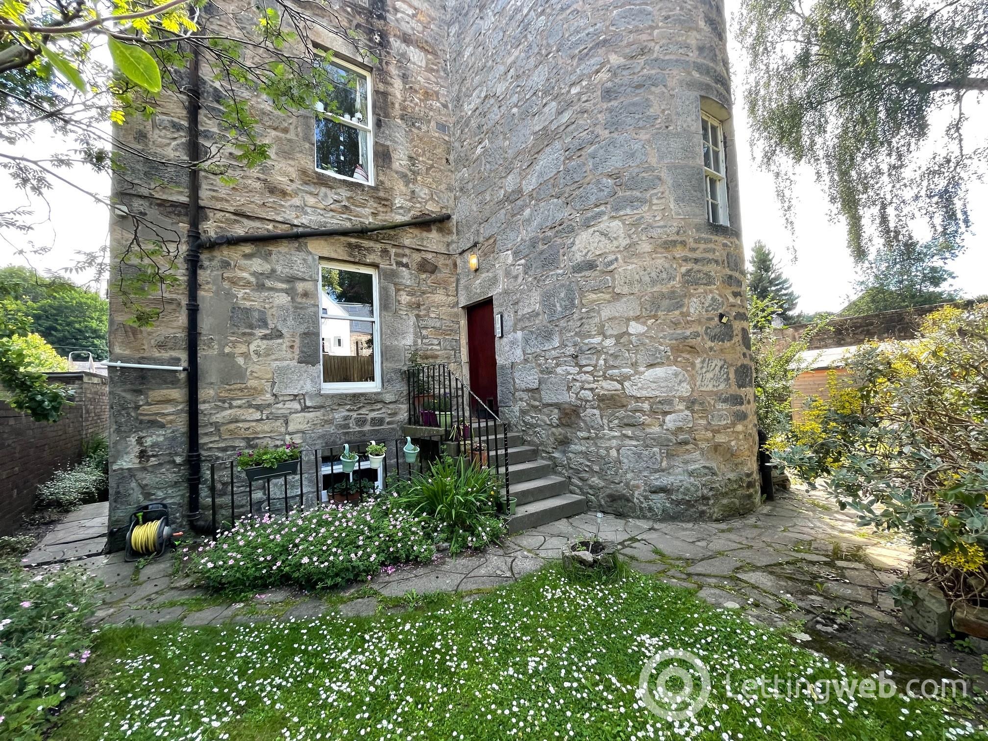 Property to rent in 3 Old Bank Building, Scool Green