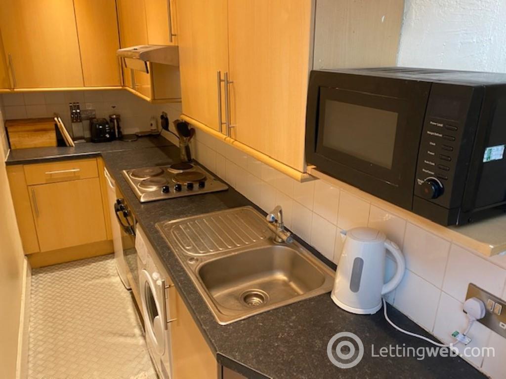 Property to rent in Mcdonald Road, Edinburgh, EH7 4LX