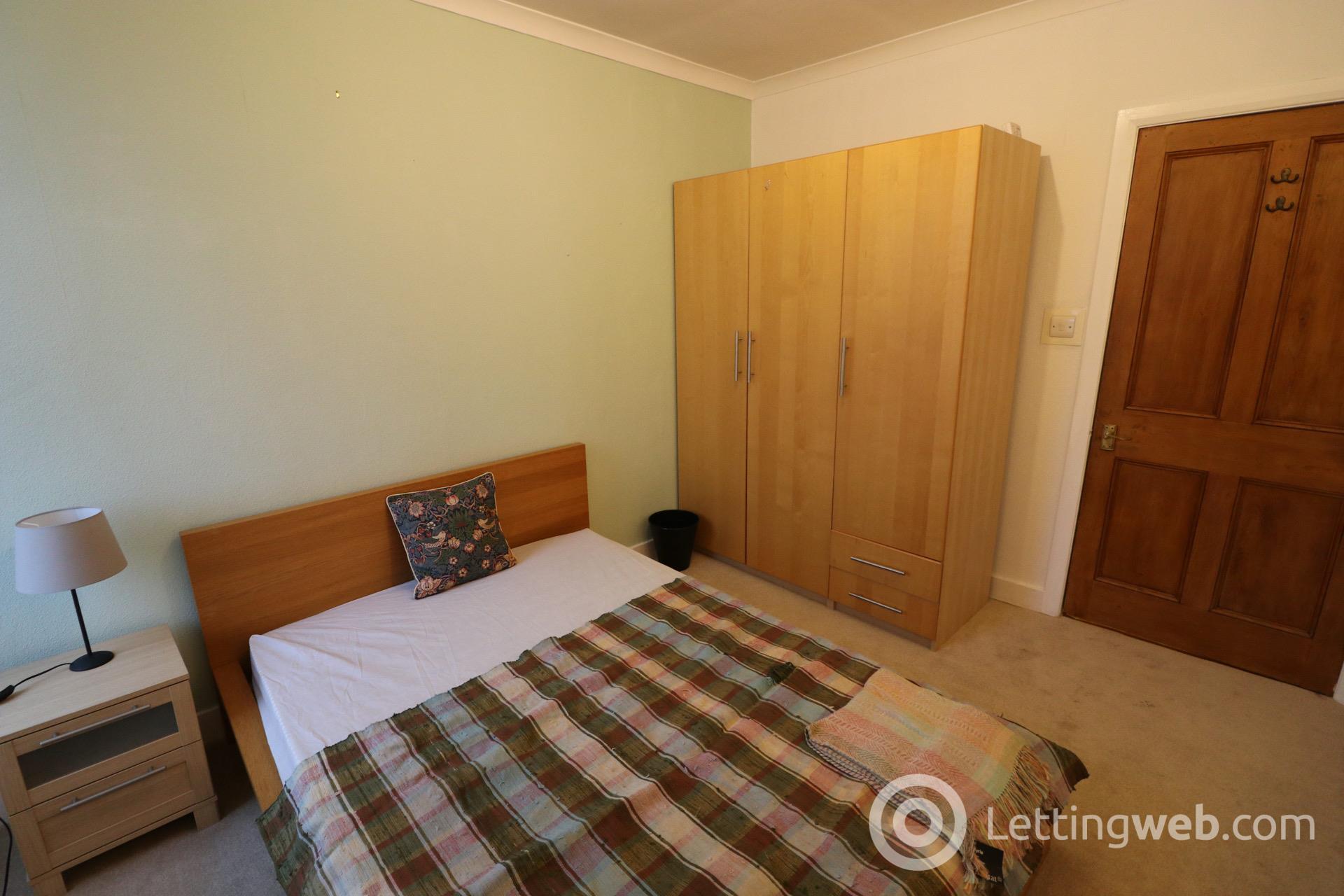 Property to rent in 3 Old Bank Building, Scool Green