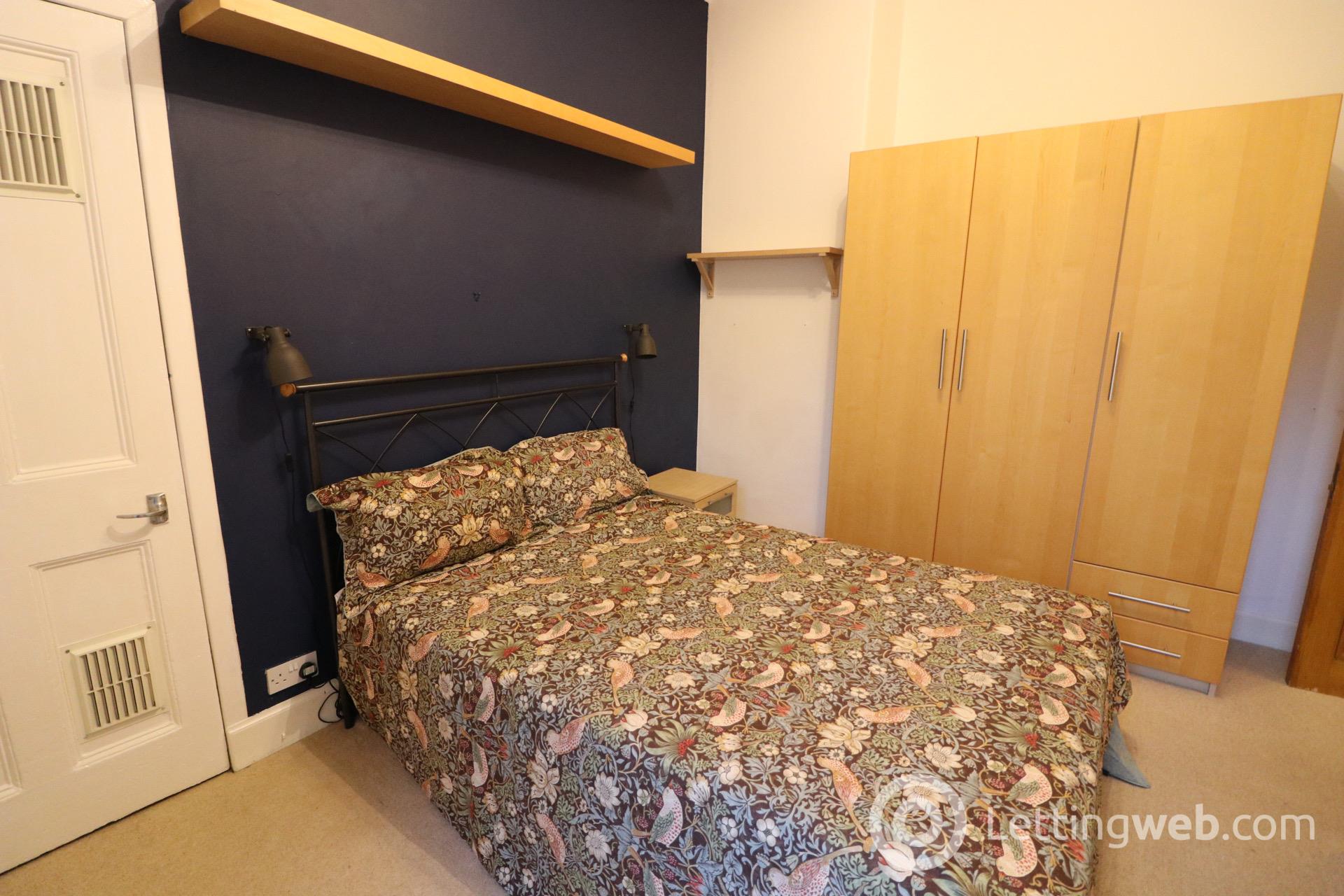 Property to rent in 3 Old Bank Building, Scool Green