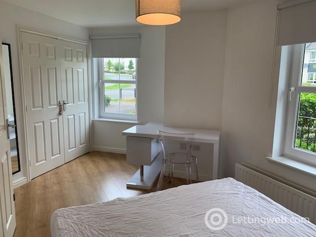 Property to rent in 21 Burnbrae Road