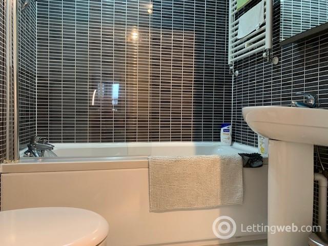 Property to rent in 21 Burnbrae Road