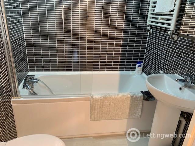 Property to rent in 21 Burnbrae Road