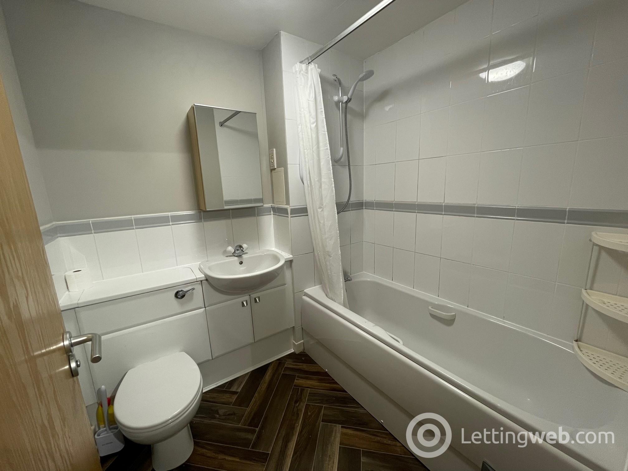 Property to rent in Sauchton Mains Street