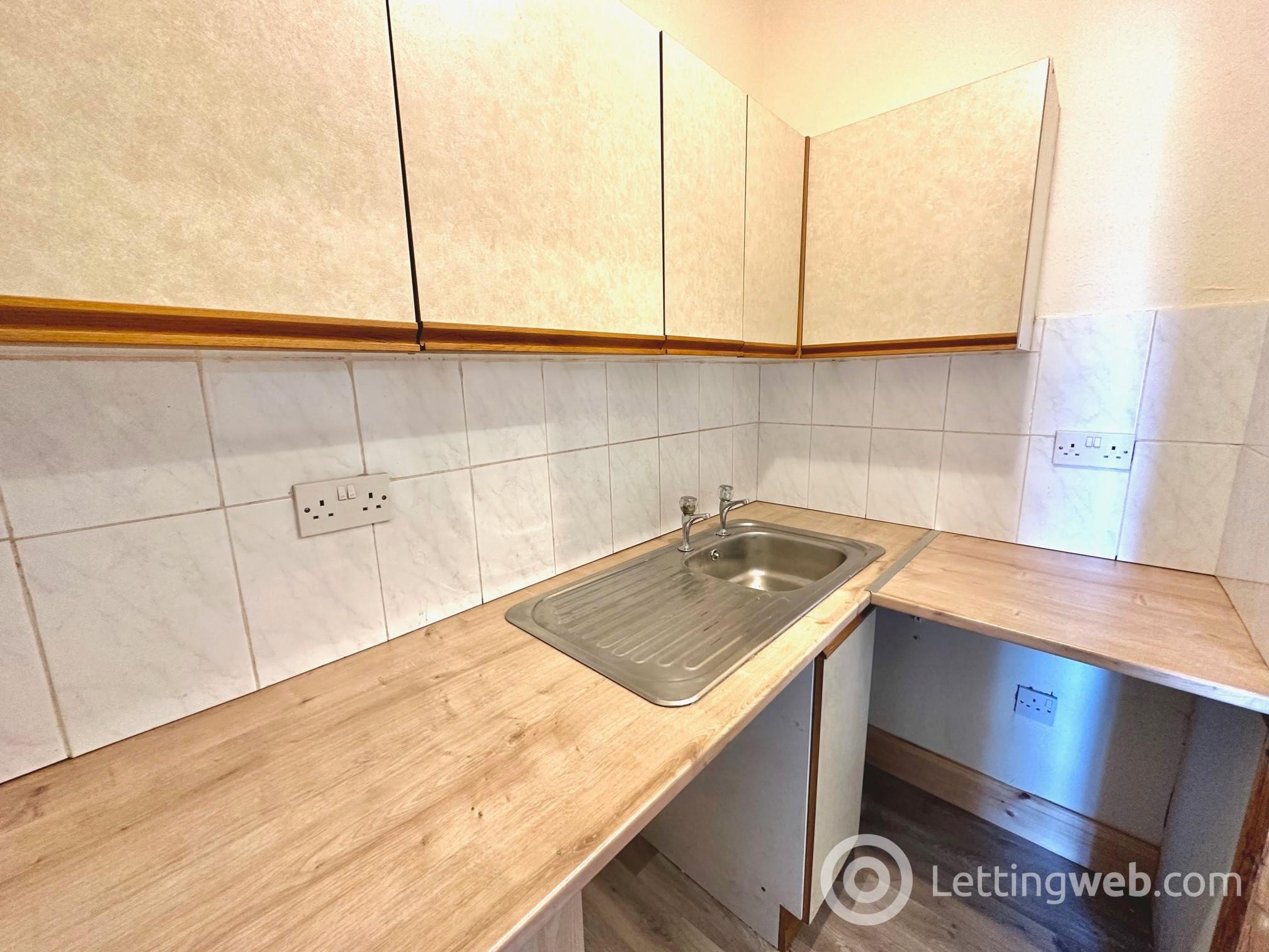 Property to rent in Evelyn Terrace, EH26 0QX