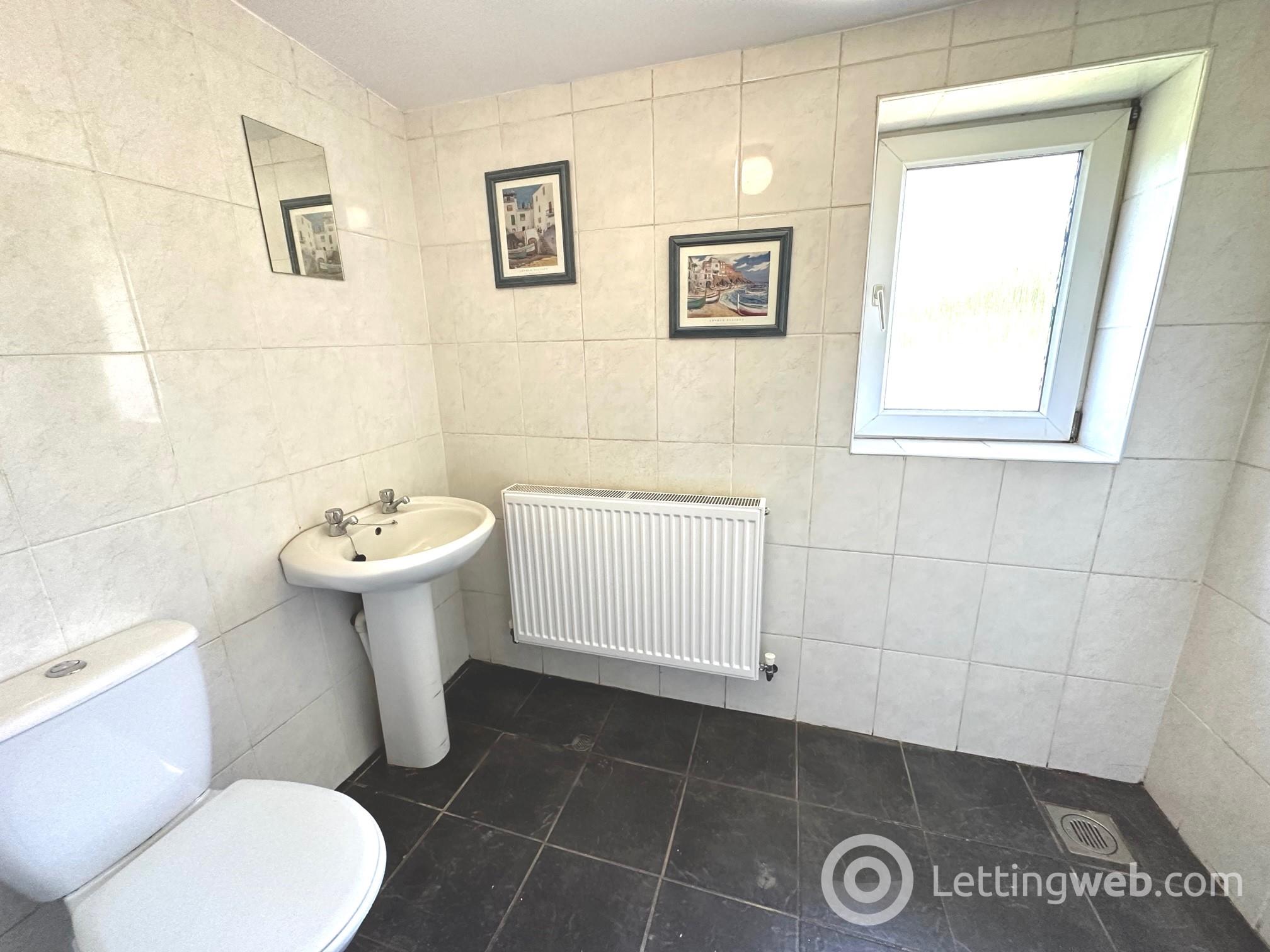 Property to rent in Evelyn Terrace, EH26 0QX