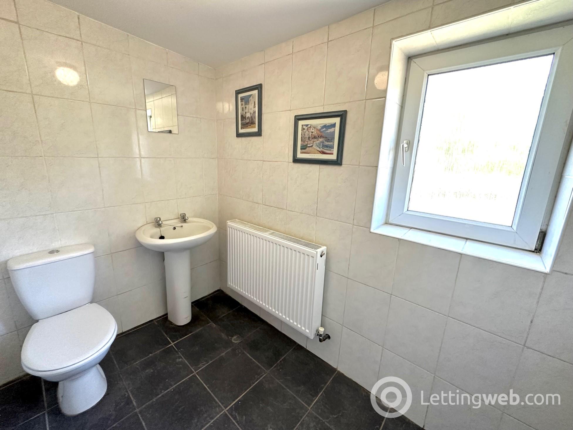 Property to rent in Evelyn Terrace, EH26 0QX