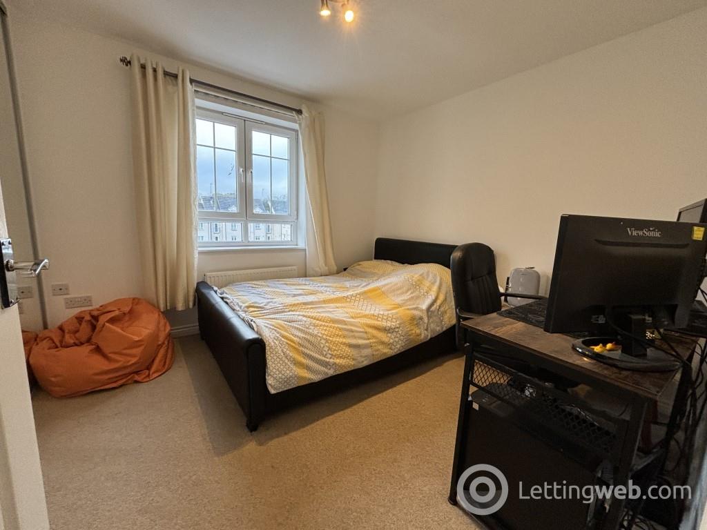 Property to rent in Pilmuir Place, Dunfermline, KY12 9FD