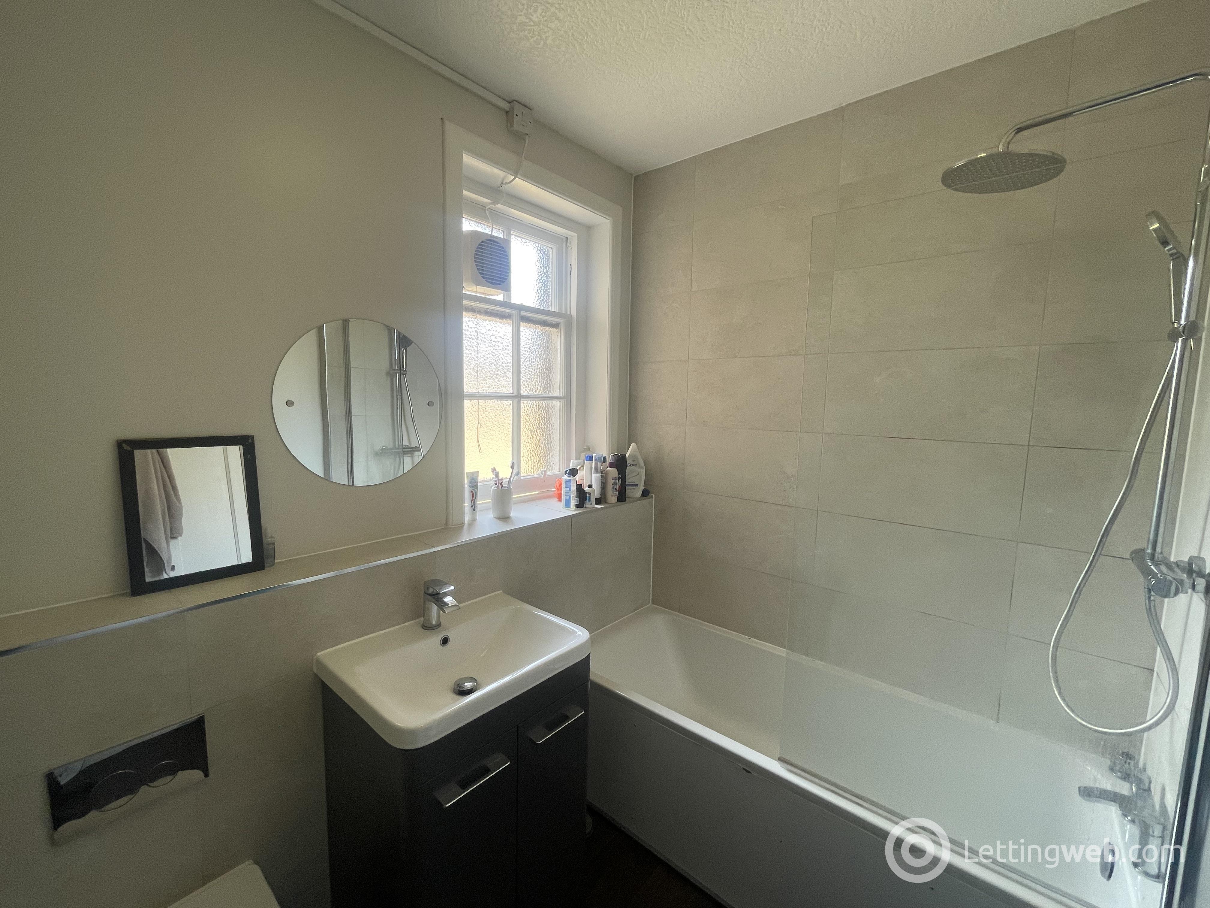 Property to rent in 94/1 North Street